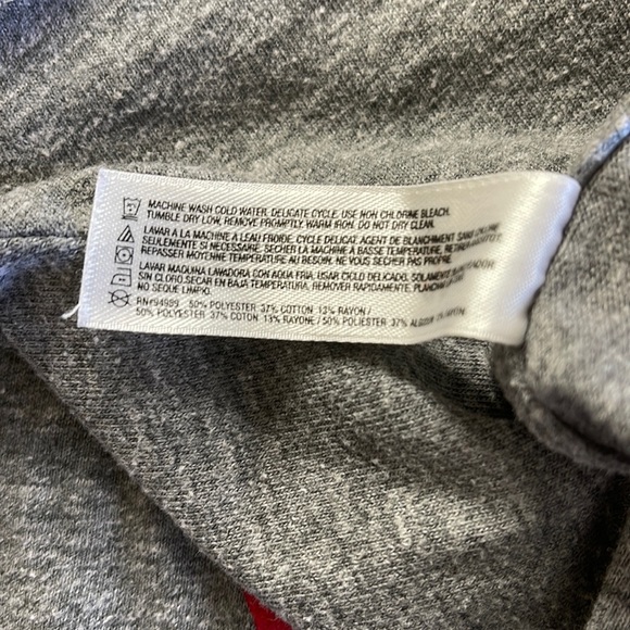 Cute 5th & Ocean Vintage Look Philadelphia Phillies Gray Tee Shirt Size Large - Picture 9 of 9